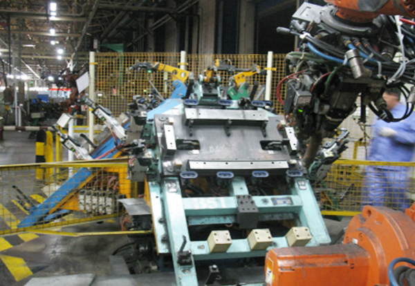 Skylight sunroof hemming